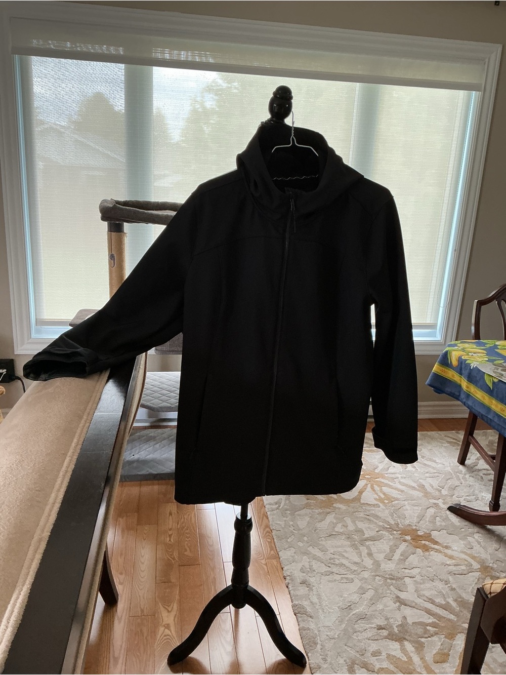 Woman’s Wind River Hyper-Dri Clasic Black Hooded Zip Rain Jacket